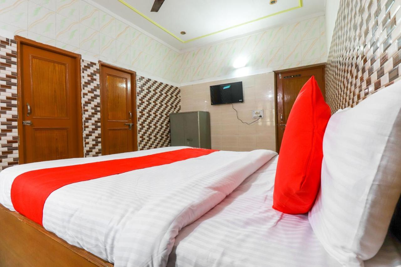 Hotel Oyo 69794 Sakshi Dham Vrindavan